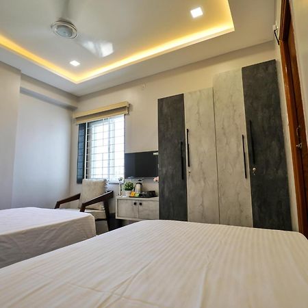 Hotel Ceasta, Beside Us Consulate Hyderabad, Gachibowli Gundipet Buitenkant foto