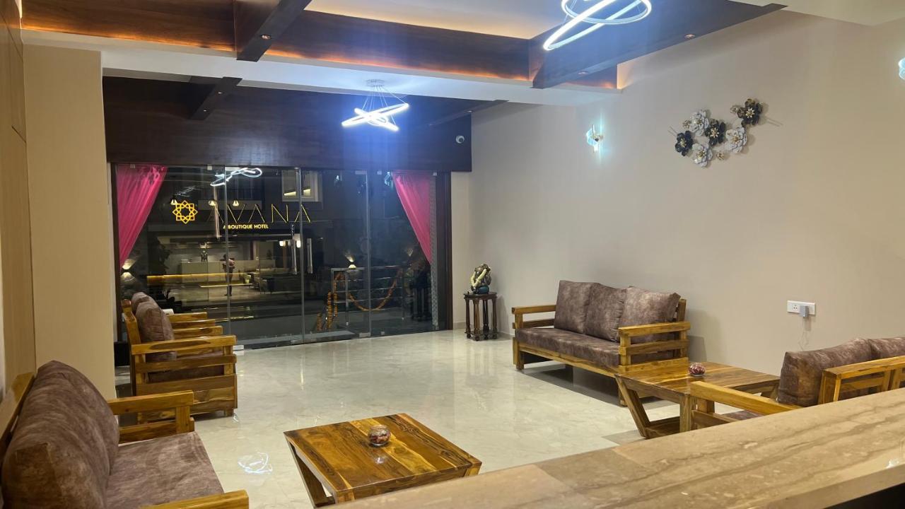 Hotel Ceasta, Beside Us Consulate Hyderabad, Gachibowli Gundipet Buitenkant foto