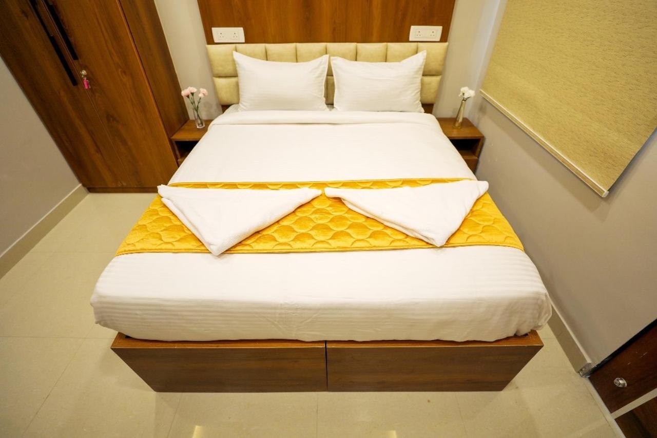 Hotel Ceasta, Beside Us Consulate Hyderabad, Gachibowli Gundipet Buitenkant foto